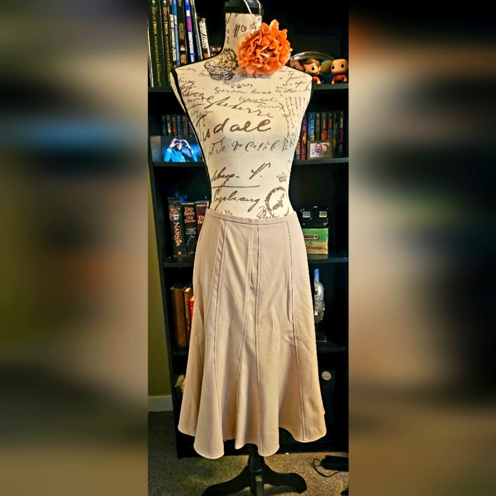 Dressbarn Womens Skirt 16 Tan Beige Pleated Flare Midi Side Zip